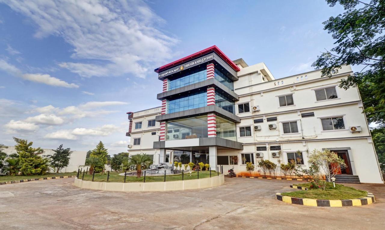 Grand Jp Inn Near 2 Km From Gundlupet Bus Stand Экстерьер фото