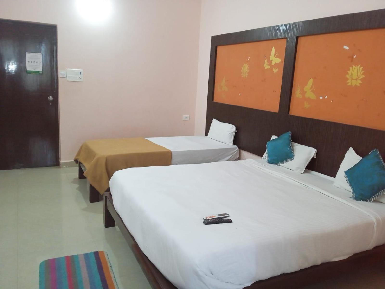 Grand Jp Inn Near 2 Km From Gundlupet Bus Stand Экстерьер фото