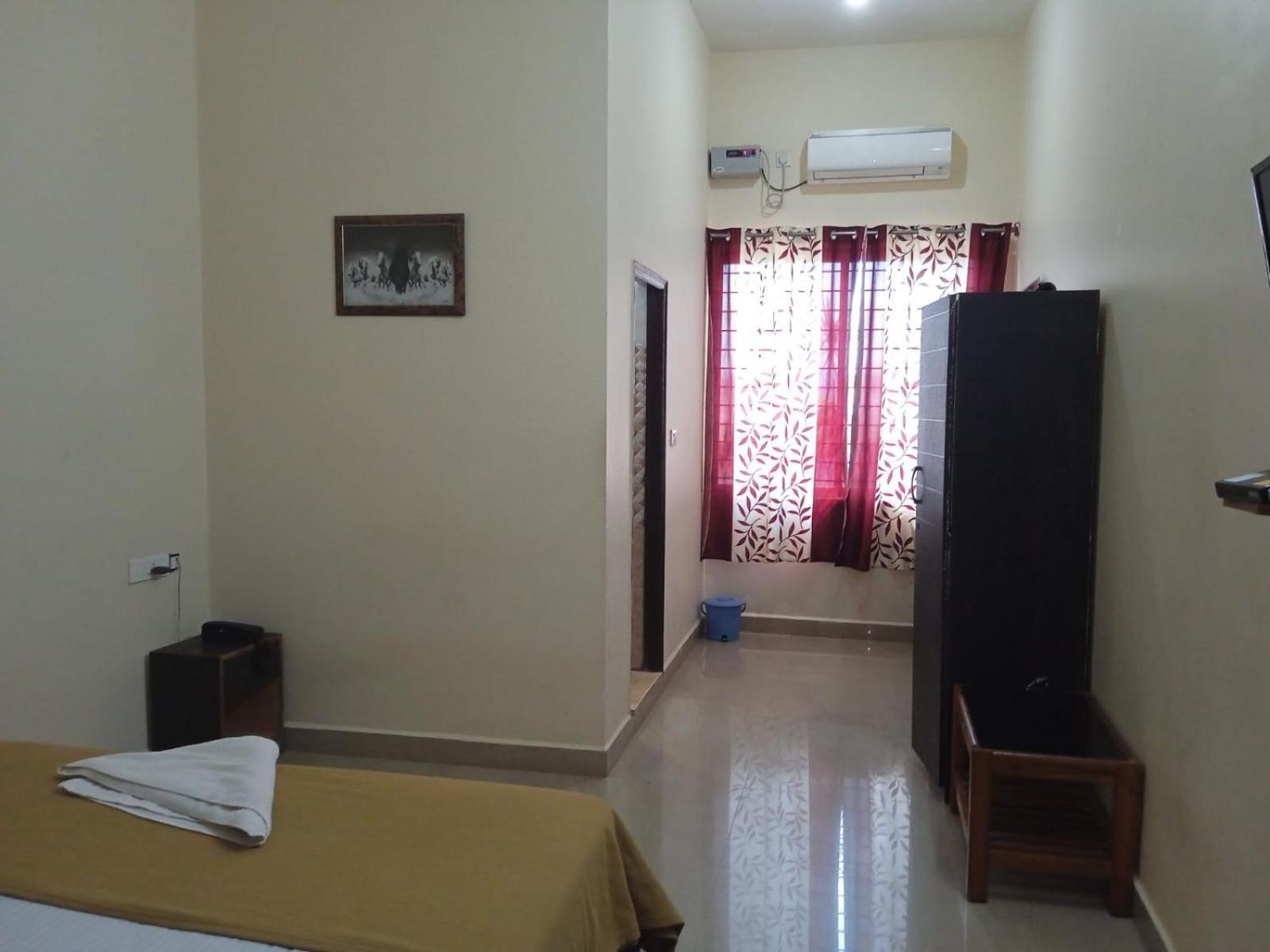 Grand Jp Inn Near 2 Km From Gundlupet Bus Stand Экстерьер фото